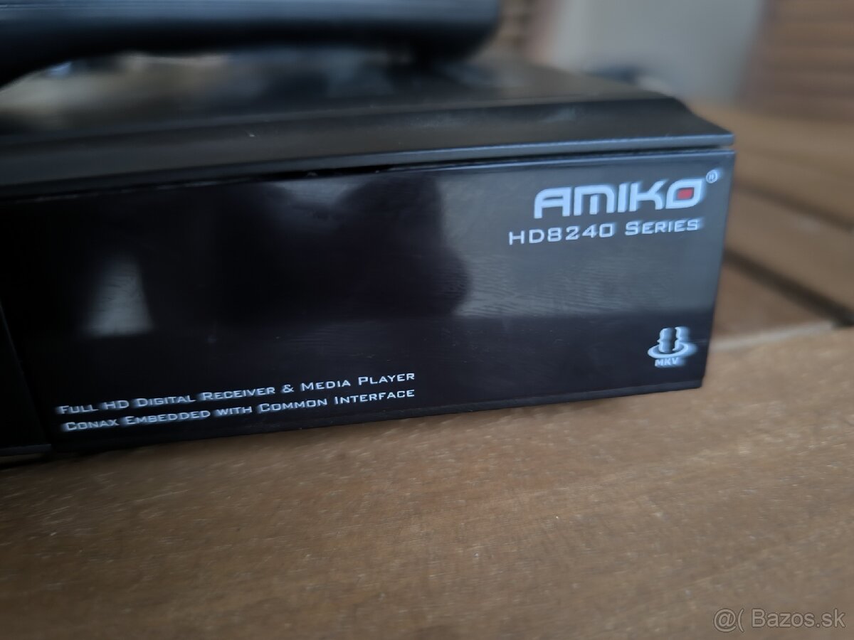 Satelitný prijímač Amiko HD8240 - 2