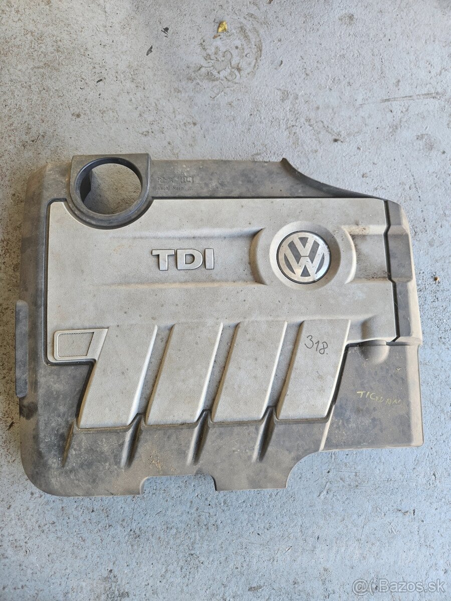 03L103925AM kryt motora VW - 2