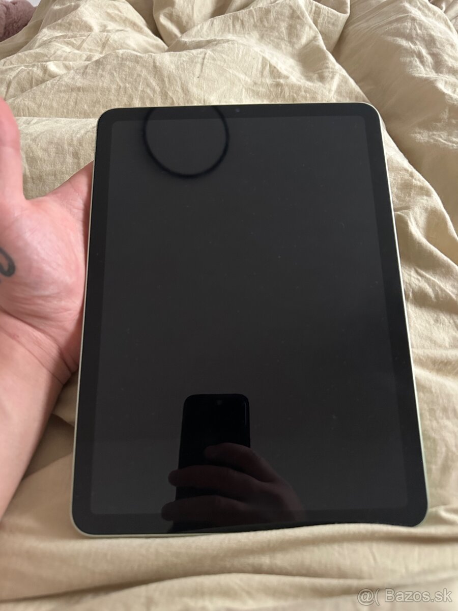 Predám iPad air - 2