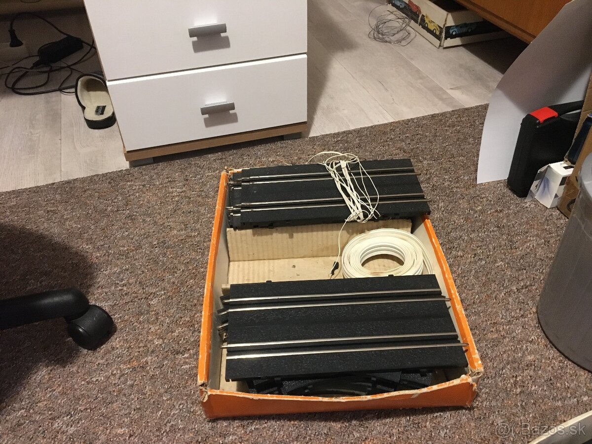 stare autodráhy hračky - 2