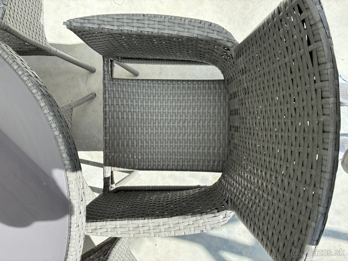 Zahradne sedenie - 2