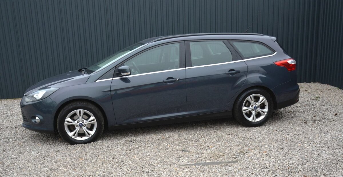 Ford Focus Array 1.6 SR voz - 2