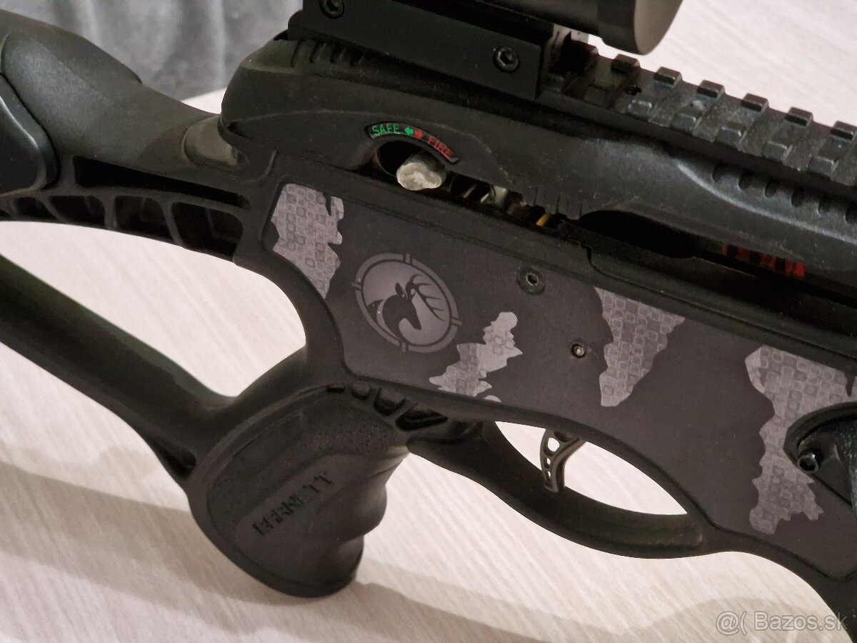 Kuša Barnett blackcat - 2