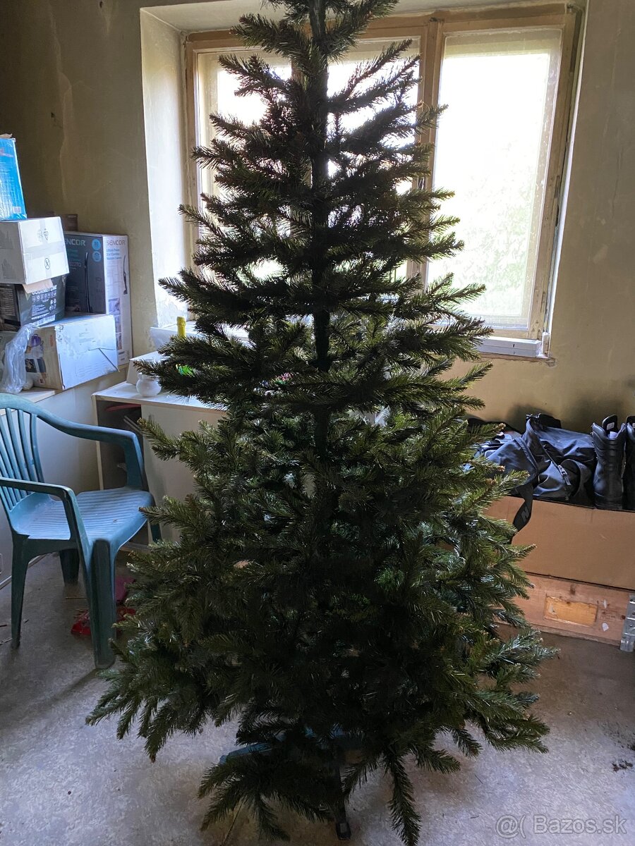 VIANOCNY STROMCEK - 2