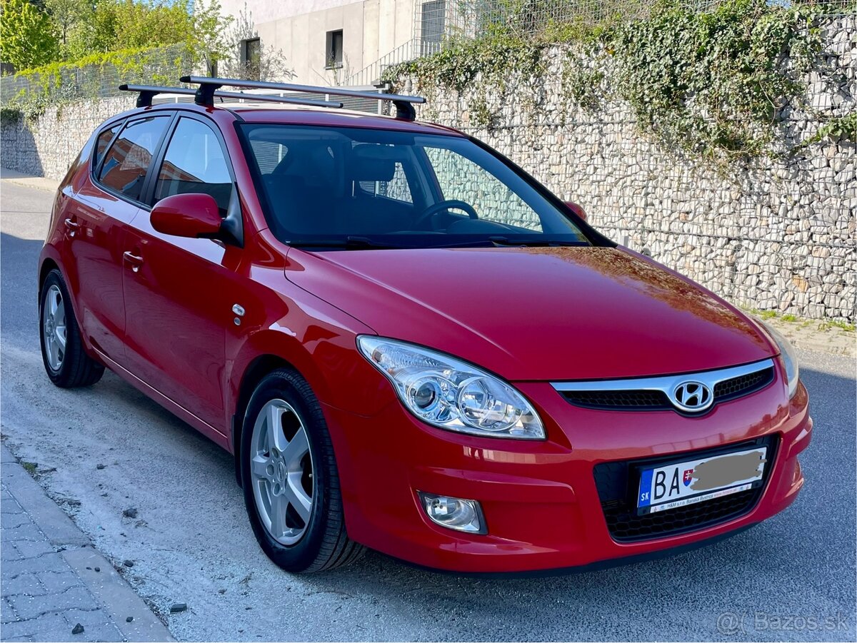 Hyundai i30 1.6 CRDi, 1 majiteľ, SR - 2