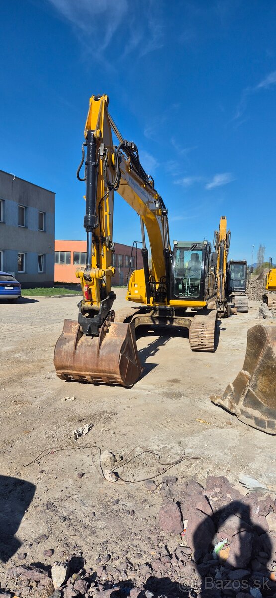 Predam pasovy bager JCB 220 LC - 2
