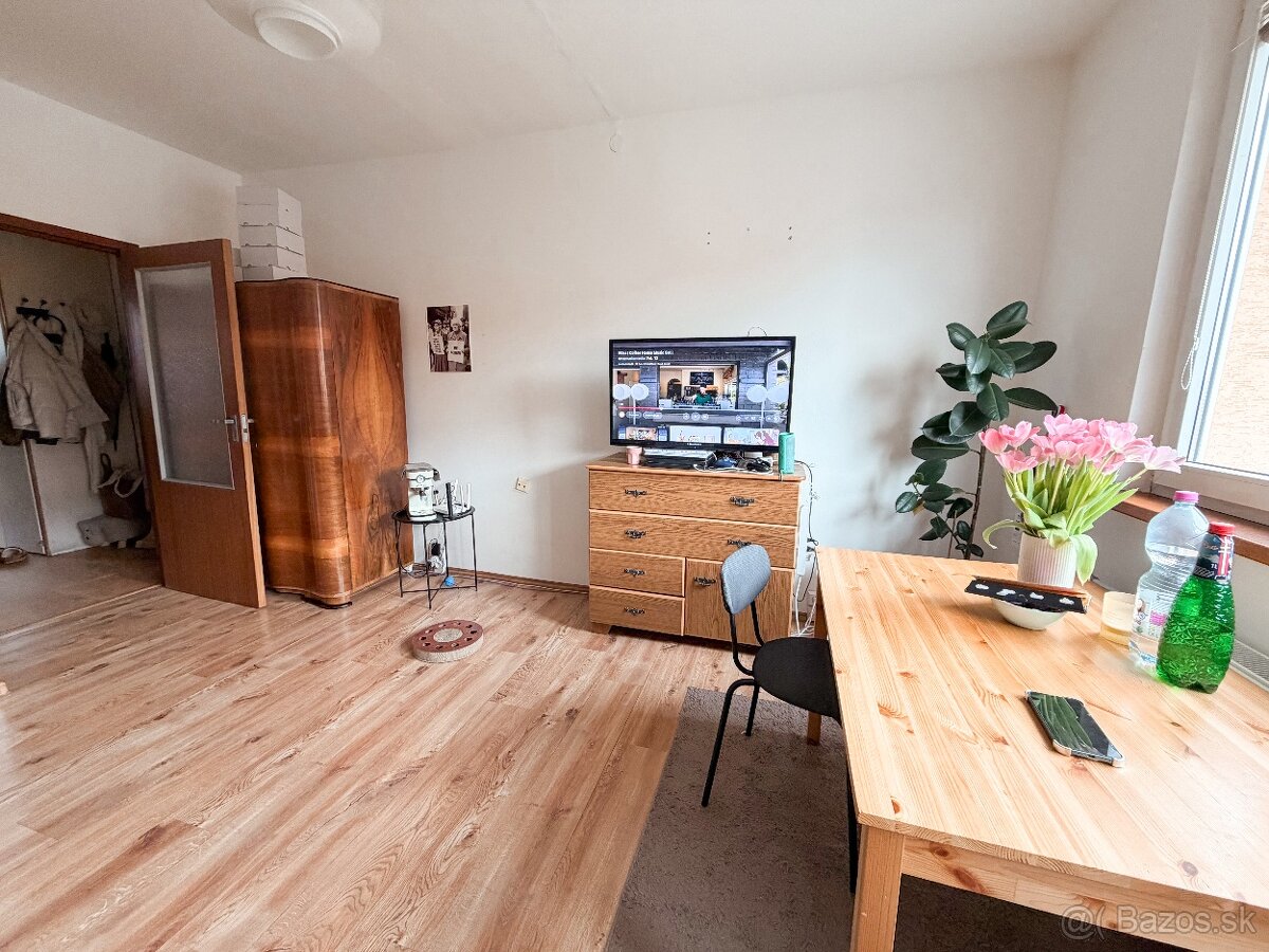1-IZBOVÝ BYT V CENTRE PREŠOVA - 2