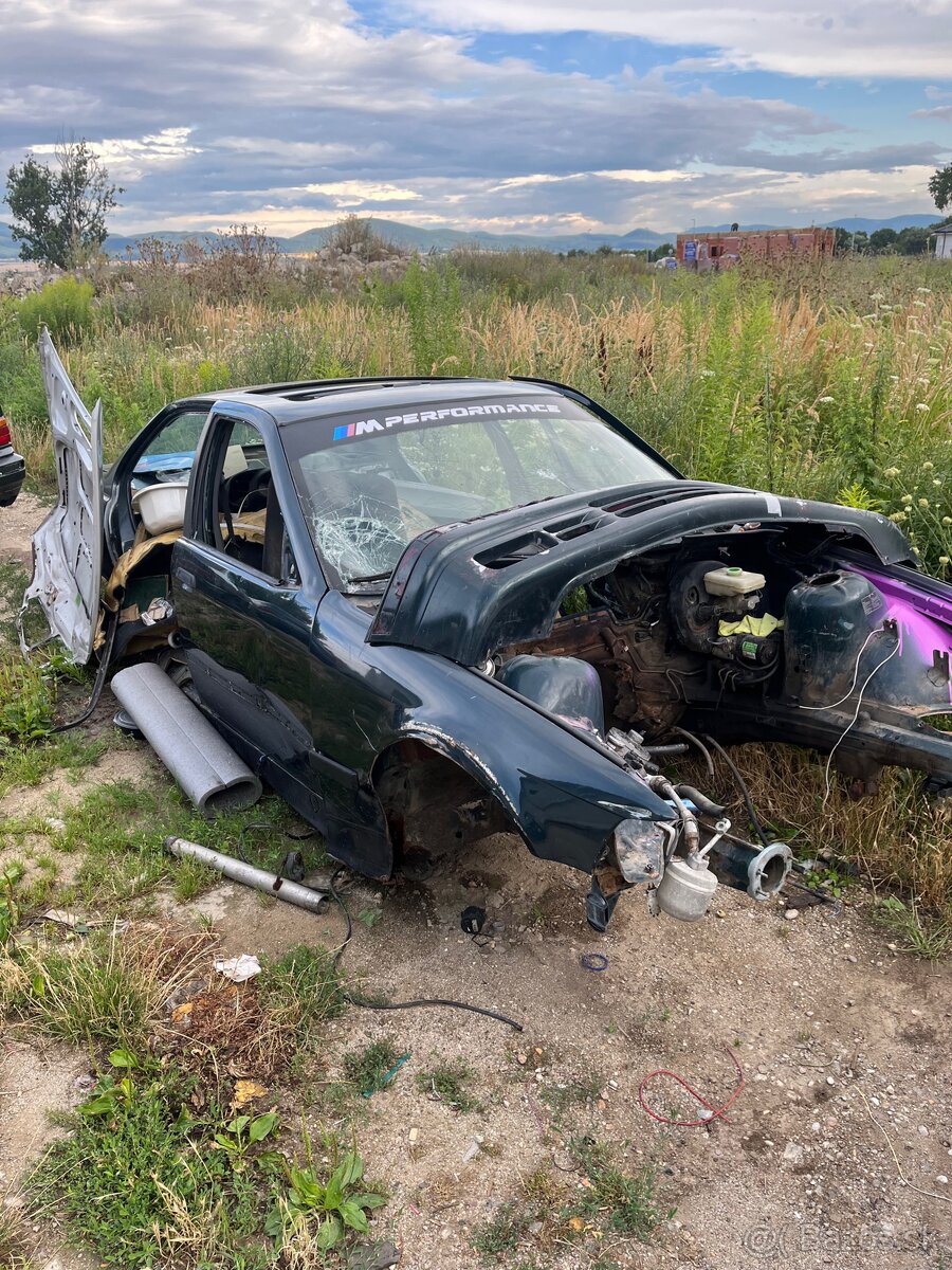 E36 karoséria + papiere - 2