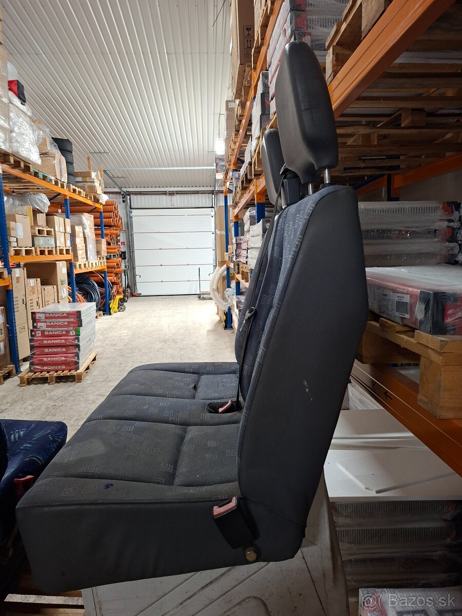 Predám dvojsedado s podstavcom mercedes sprinter - 2