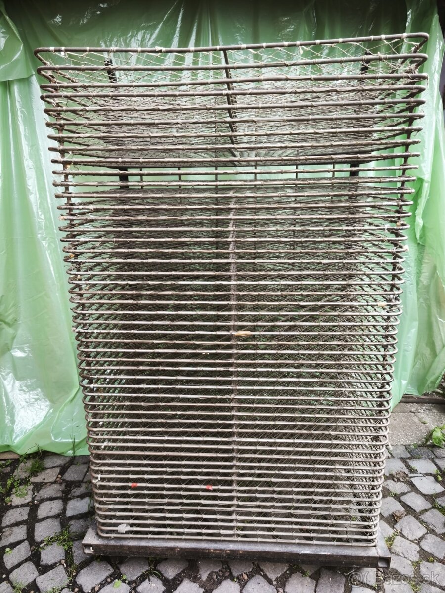 Sušák - 50 polic - 2
