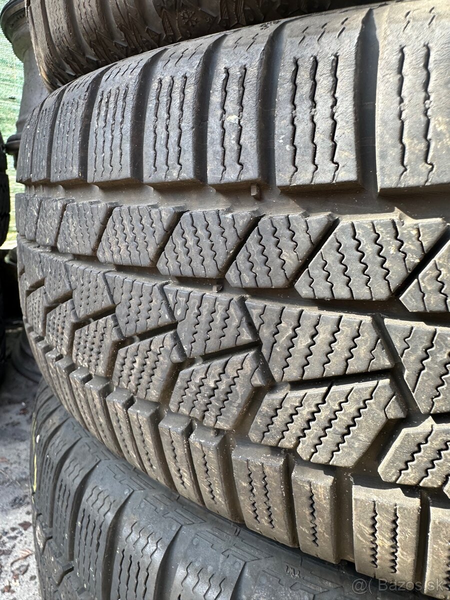 205/60 R16 zimne Continental - 2