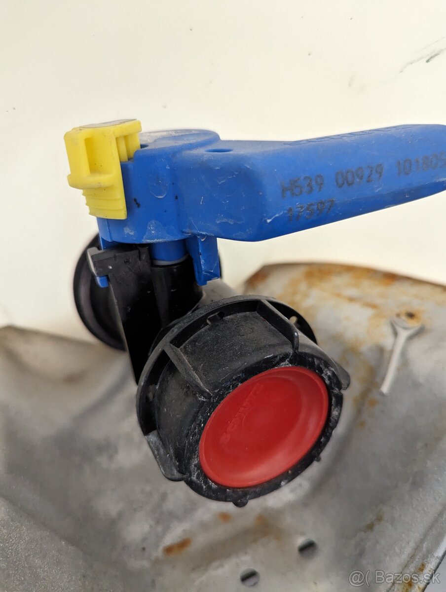 Predám ibc kontajner 1000litrov - 2