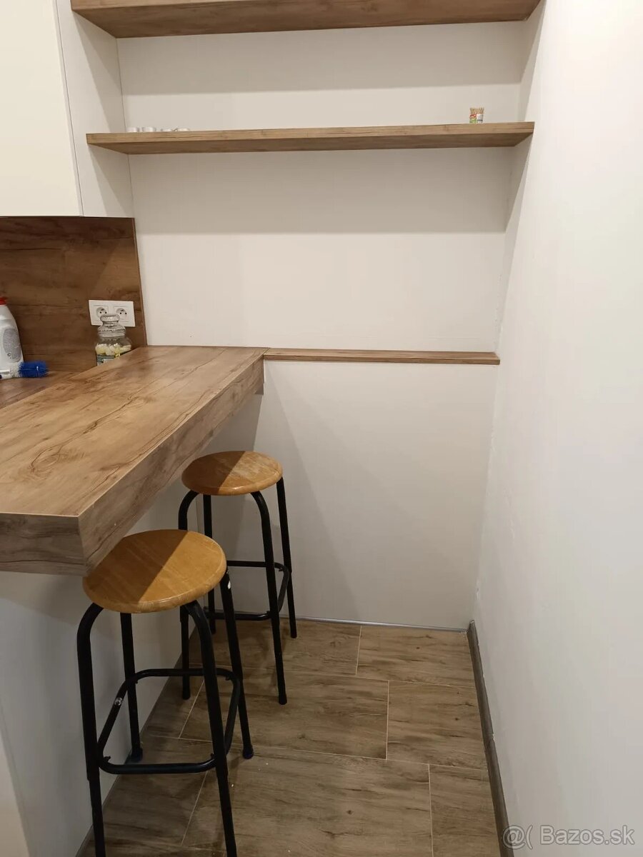 Ponúkam na prenájom 3-iz. byt, začiatok Petržalky, Šusteková - 2