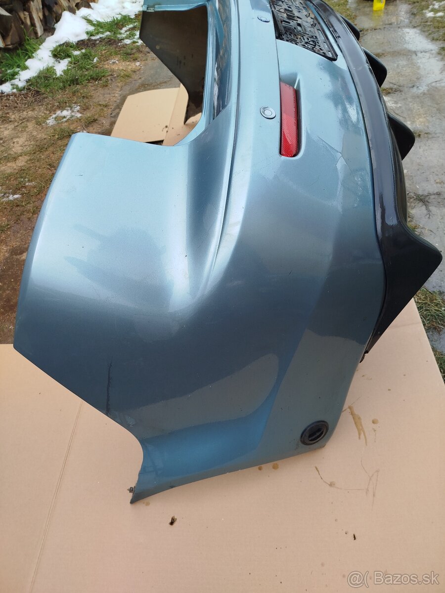 Mitsubishi lancer zadný náraznik - 2