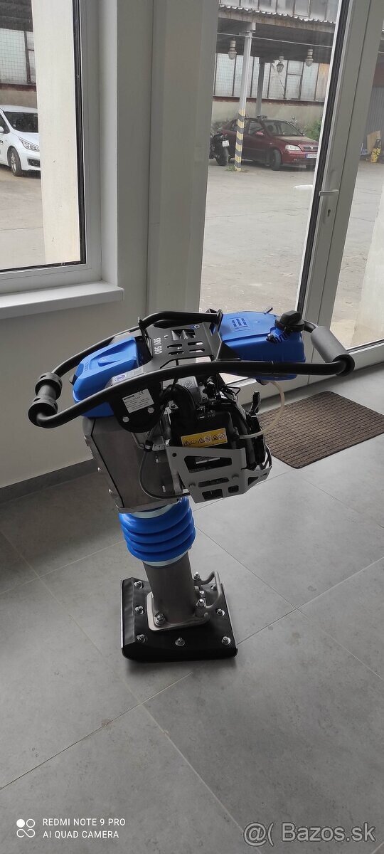 Vibračná noha - dusadlo WEBER - 2