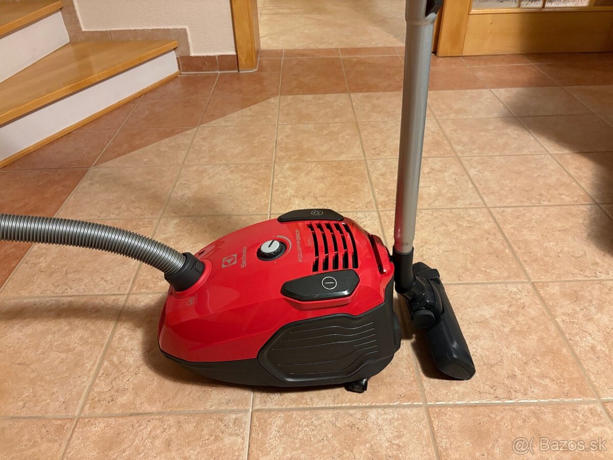 Predám nepoužitý vysávač Electrolux - 2