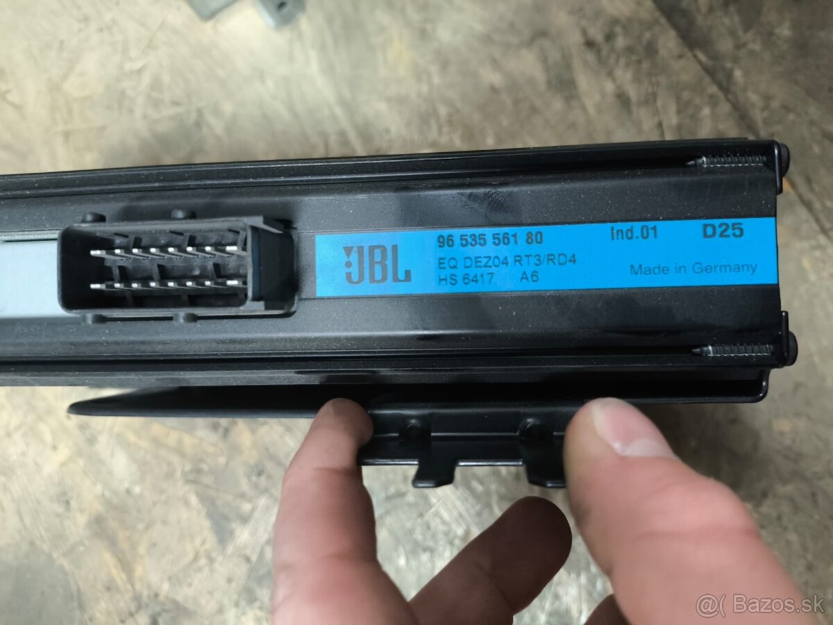 Zosilovač Peugeot 407 coupé 50€ - 2