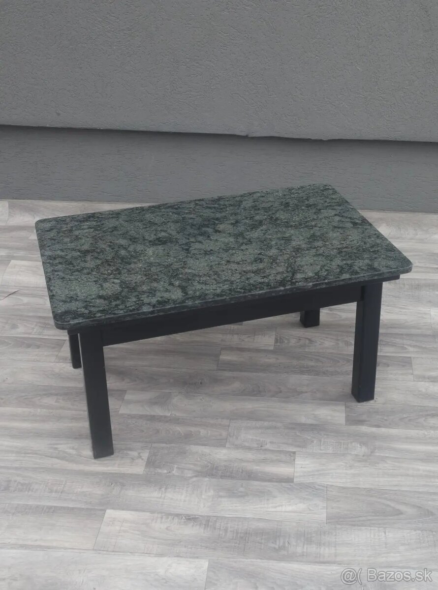 Stolík mramorový – granit – 85 cm . - 2