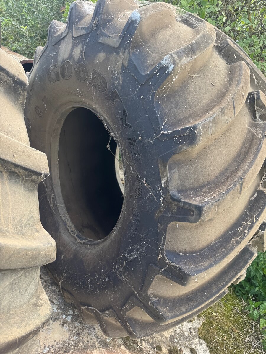 Predam gumy 900/60 r32 - 2