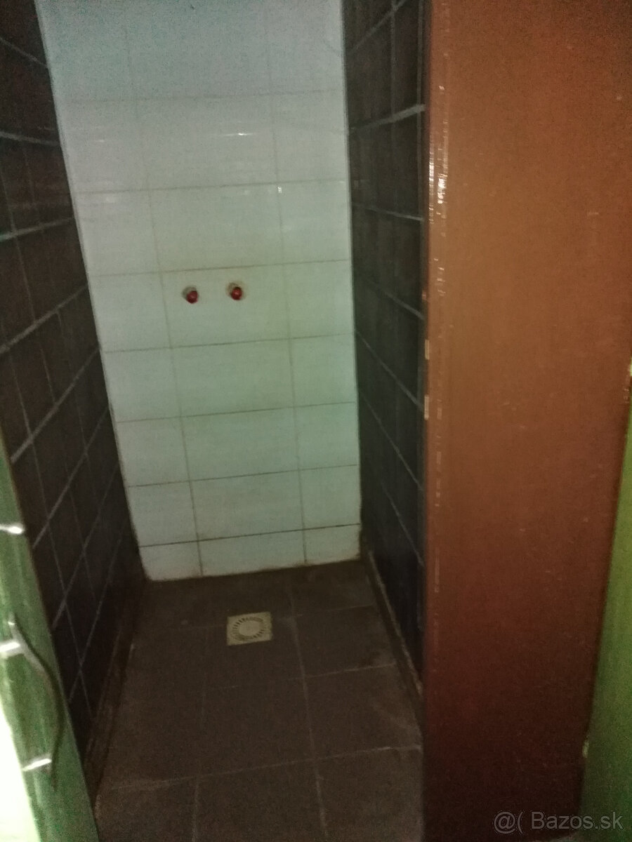Dám do prenajmu cca 300 m2 - 2