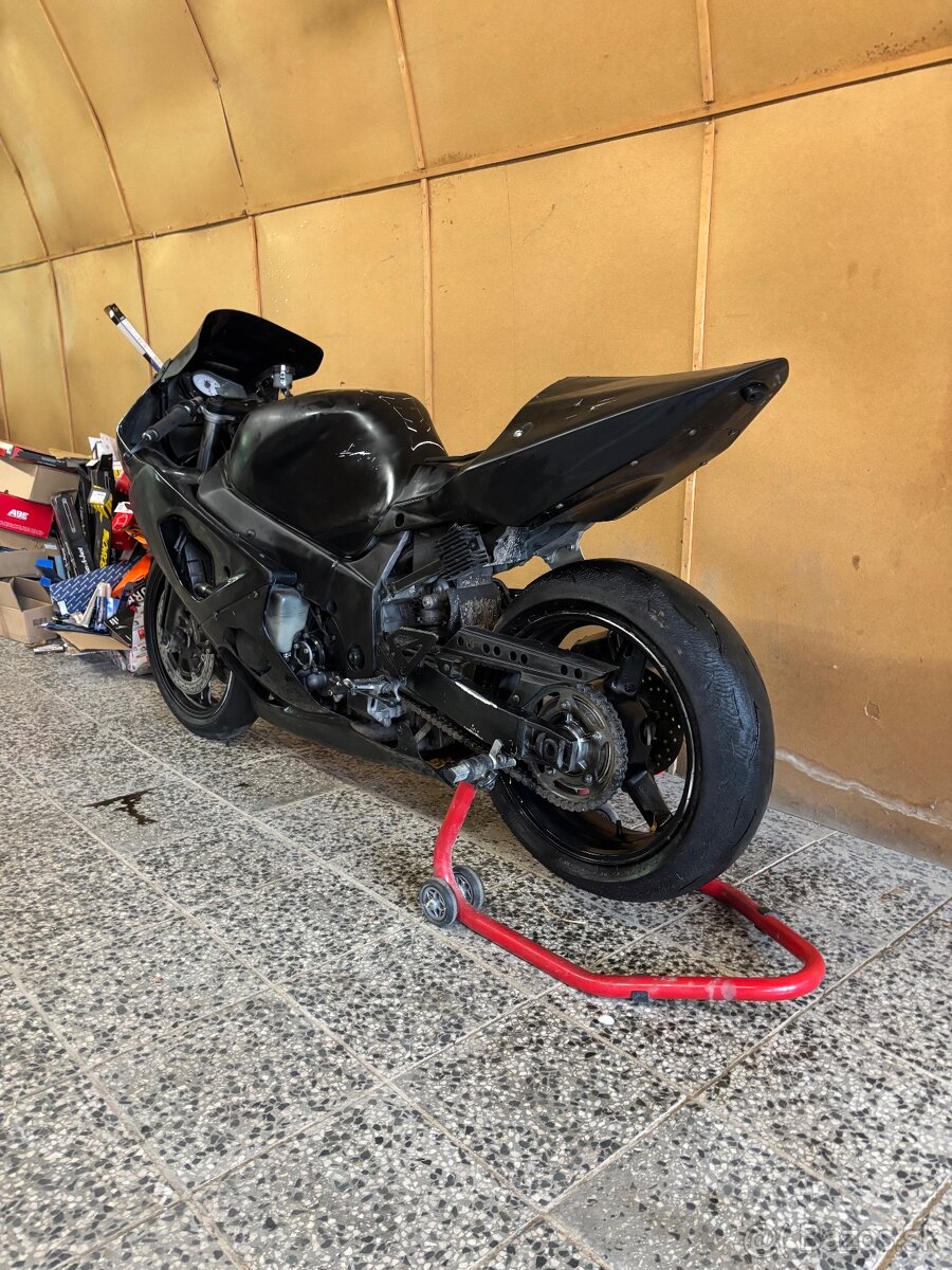 Suzuki GSX-R 600 okruhovka - 2