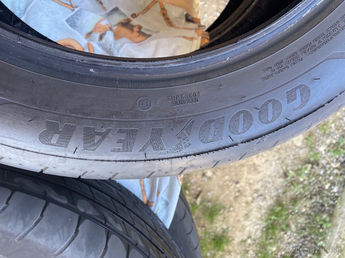 Goodyear EfficientGrip Performance 2 215/55 R18 99V - 2