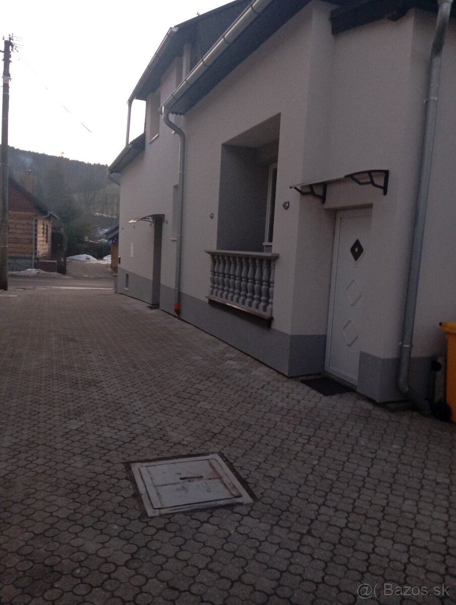 Predam dva objekty slúžiace na ubytovanie - 2