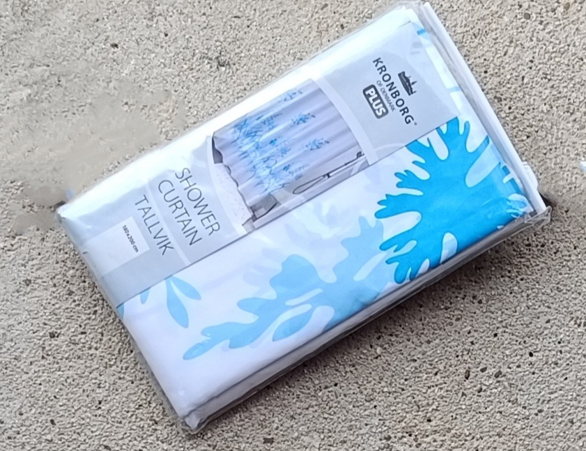 Kúpeľnový záves nad vaňu. - 2