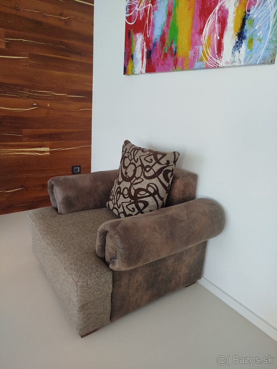 Čalunené kreslo - 2