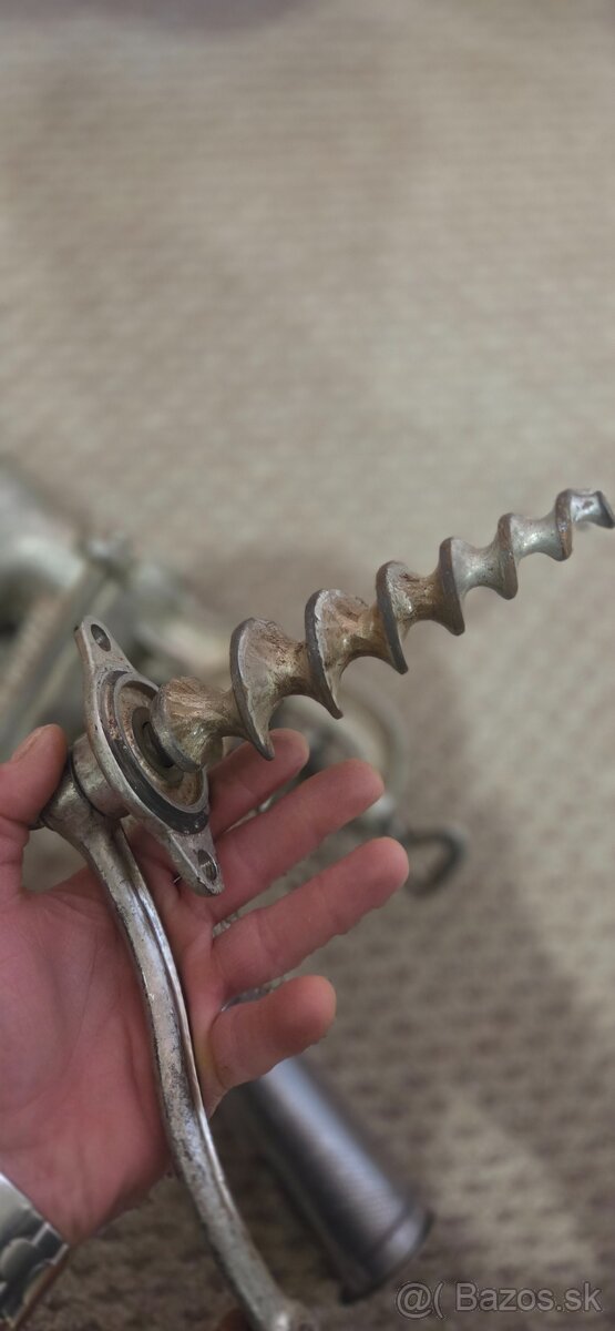 Mlyncek na klobasy - 2