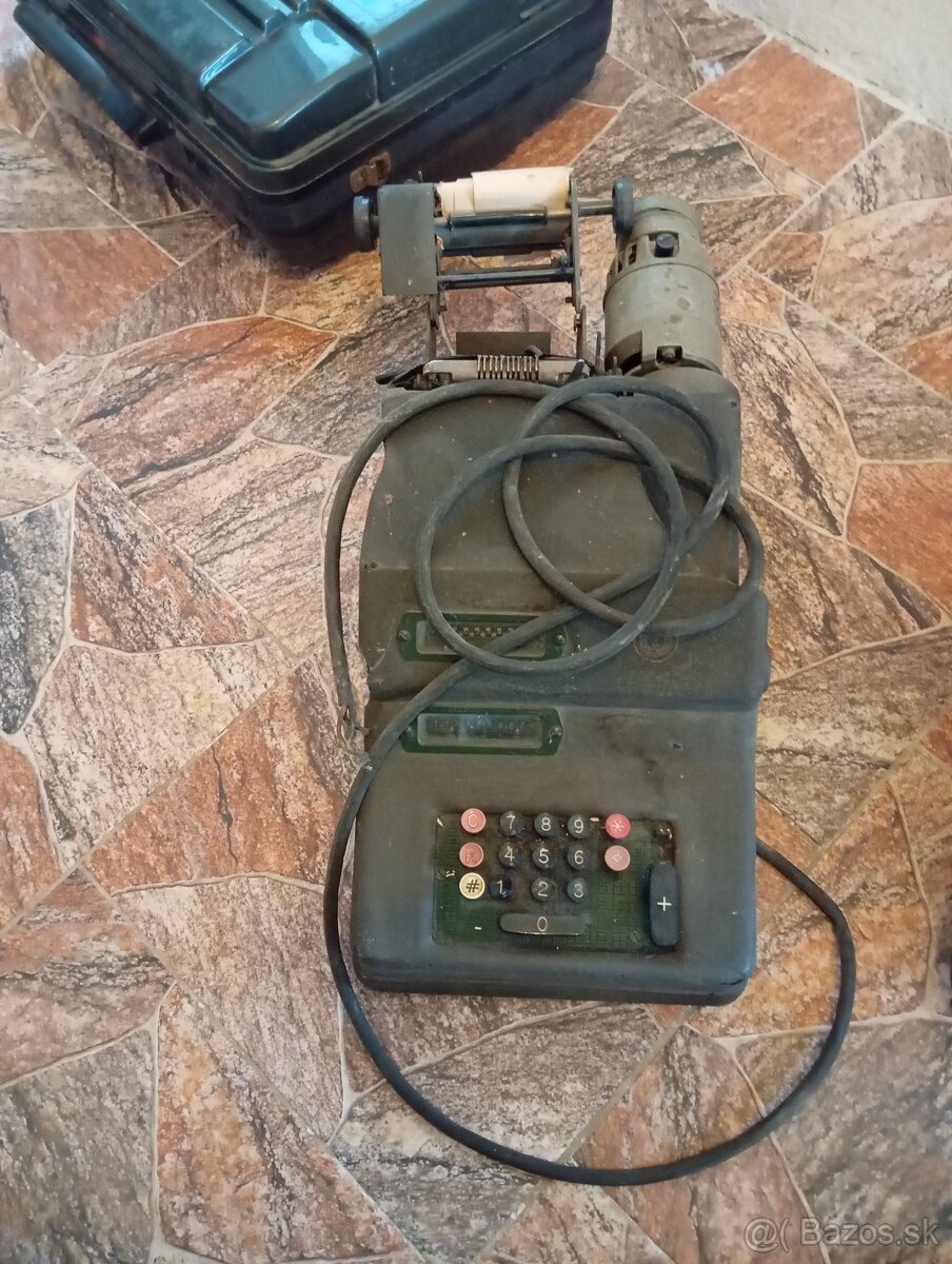 Pisacue stroje, kalkulačka, kamera - 2