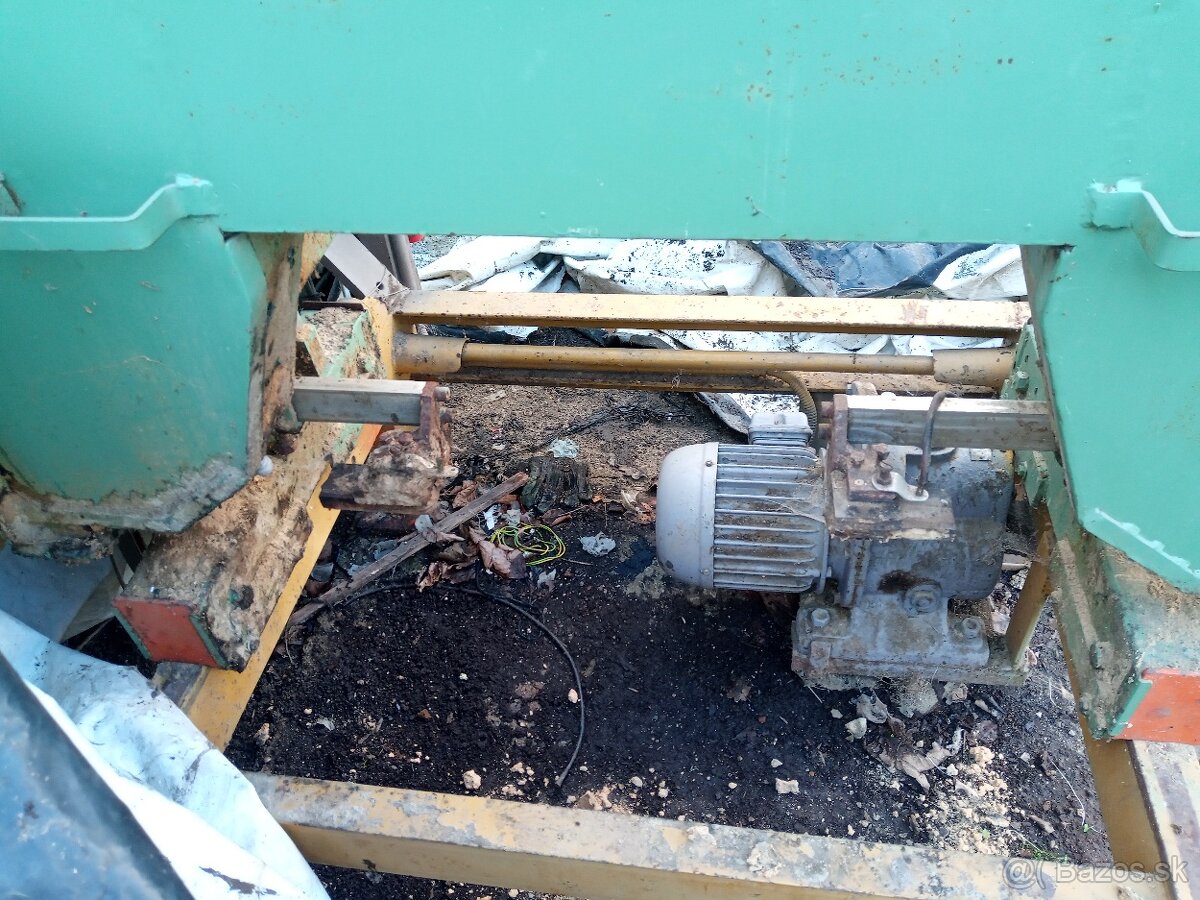 Kmeňová pásová píla - 2