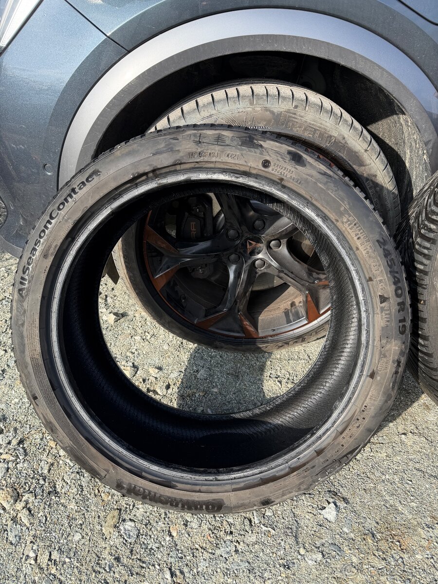Celoročné pneumatiky Continental 245/40/19 - 2