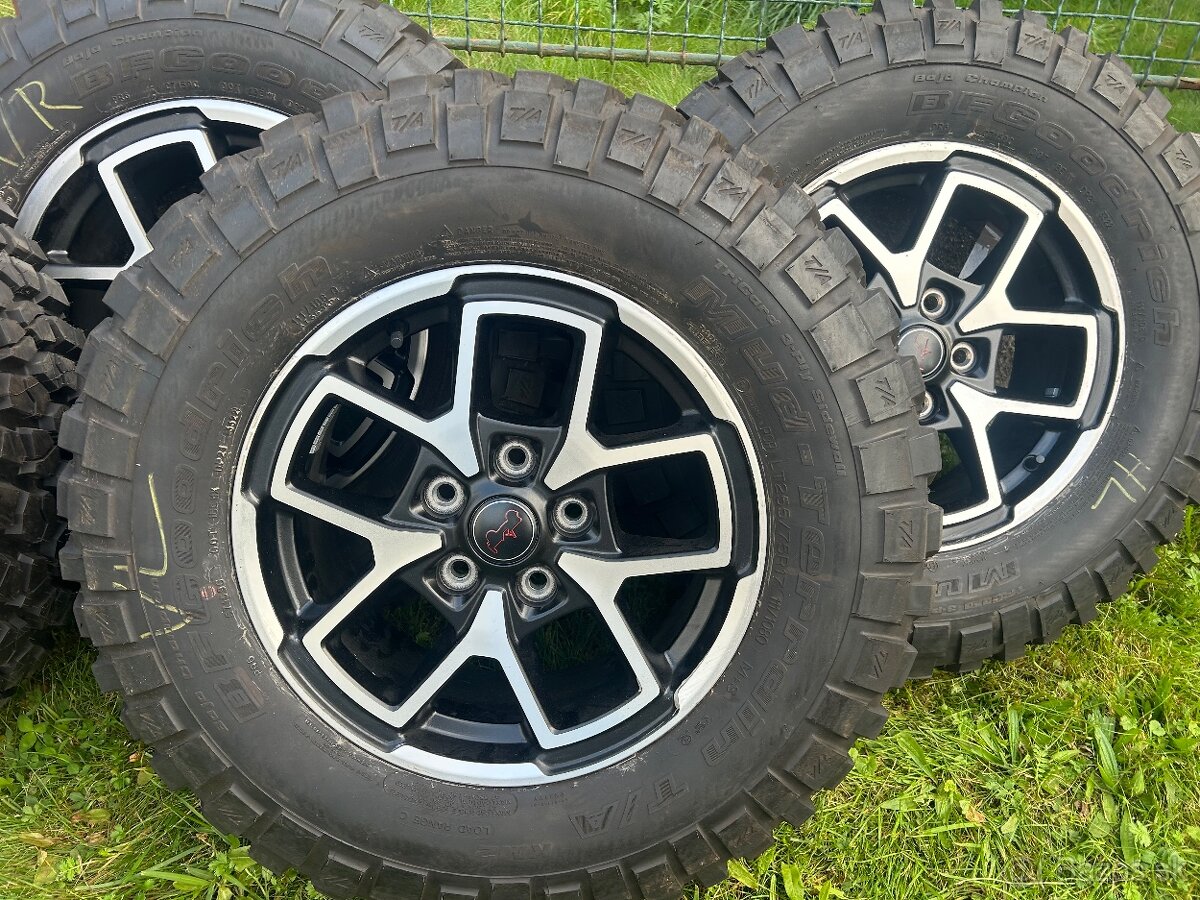 Jeep Wrangler JK JL Rubicon 255/75 r17 Nové pneu