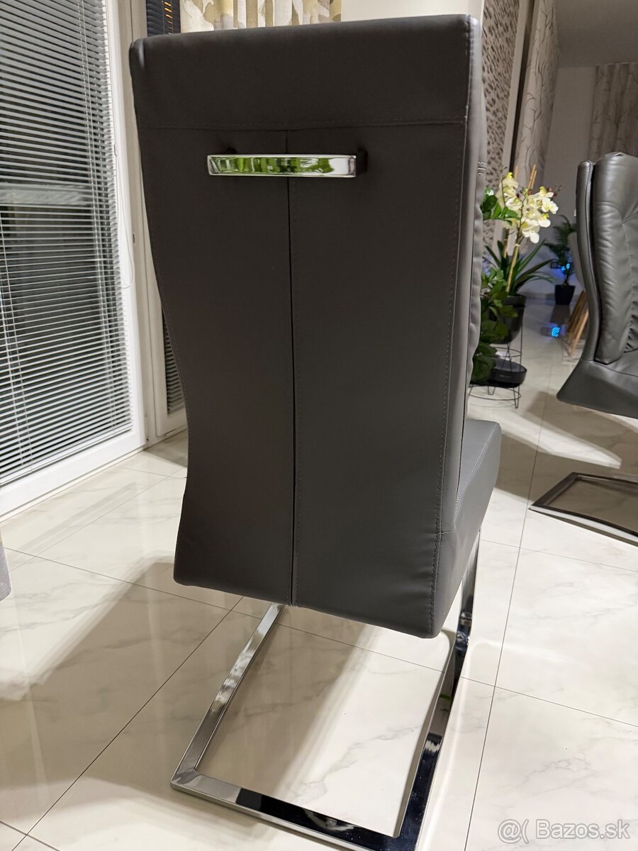 Jedálenské stoličky 3x - 2