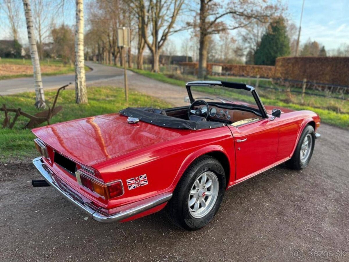 Triumph TR6 Soft Top z roku 1975 - 2