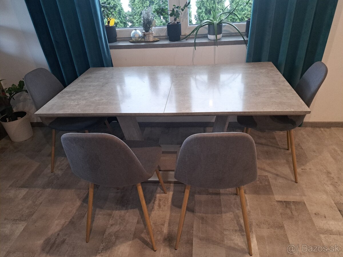 Jedálenský stôl - 2