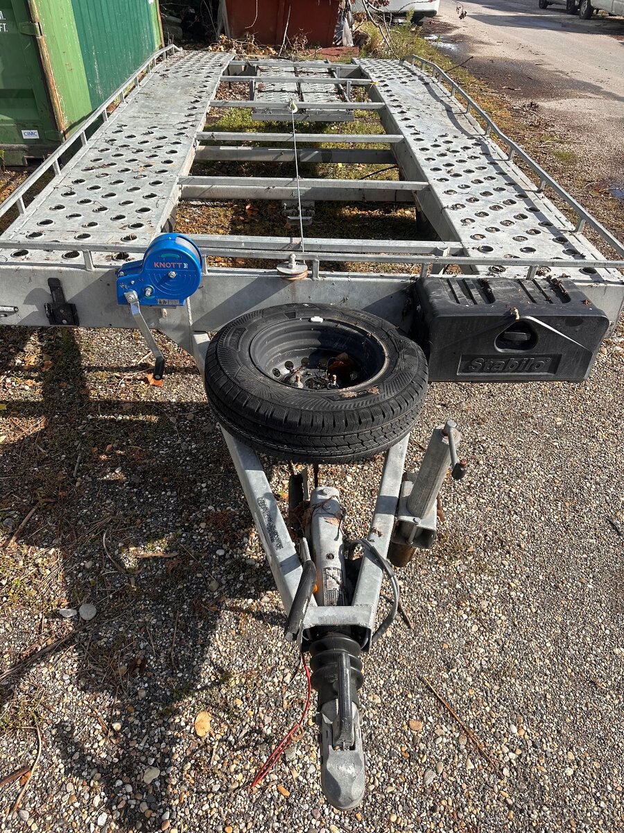 Autoprepravník JSU 2800 kg - 2