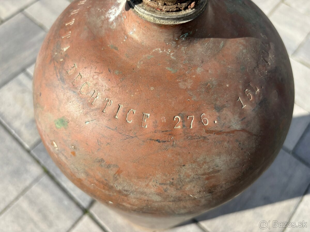 Staré medené tlakové nádoby. - 2