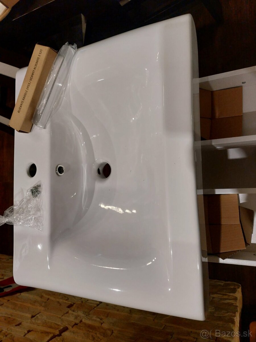 Kúpeľňova skrinka - 2