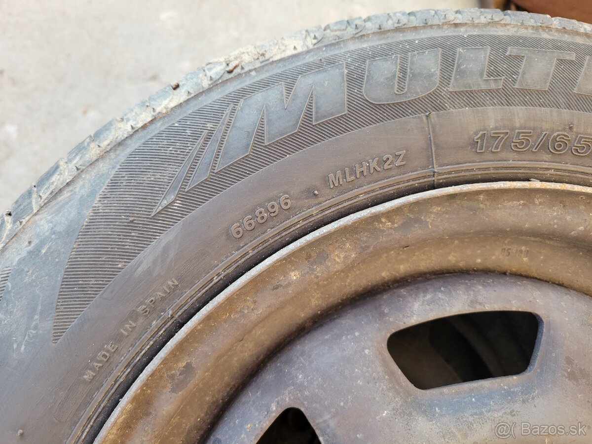 Predám letné pneumatiky na plechových diskoch R14 - 2