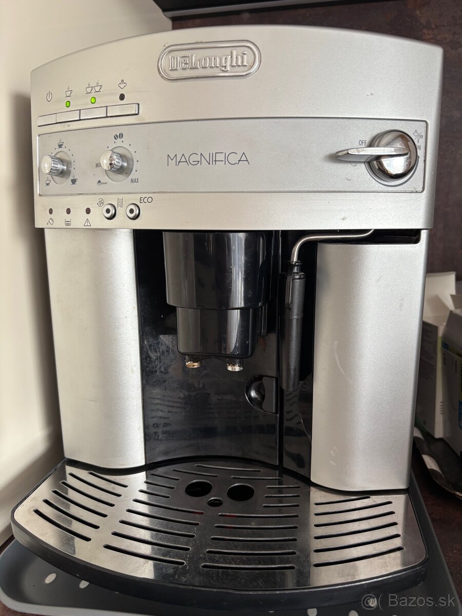 Kavovar Delonghi Magnifica - 2