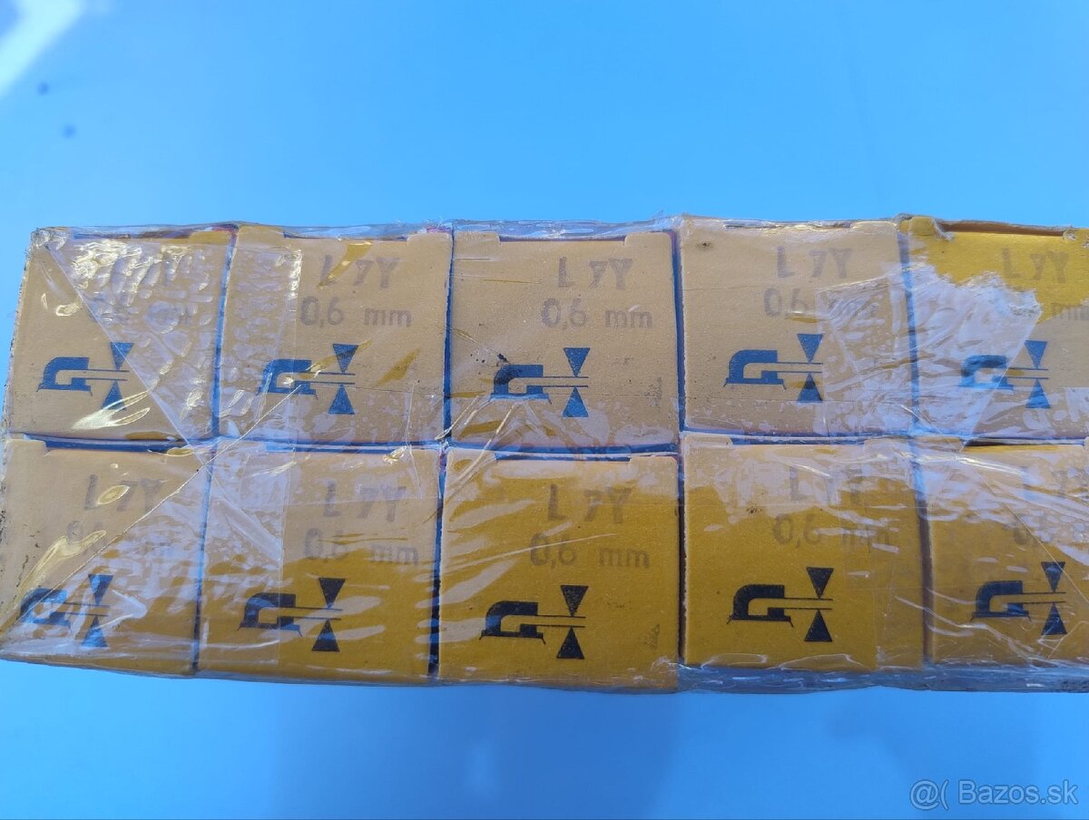Sviečka L7Y. PAL - 2