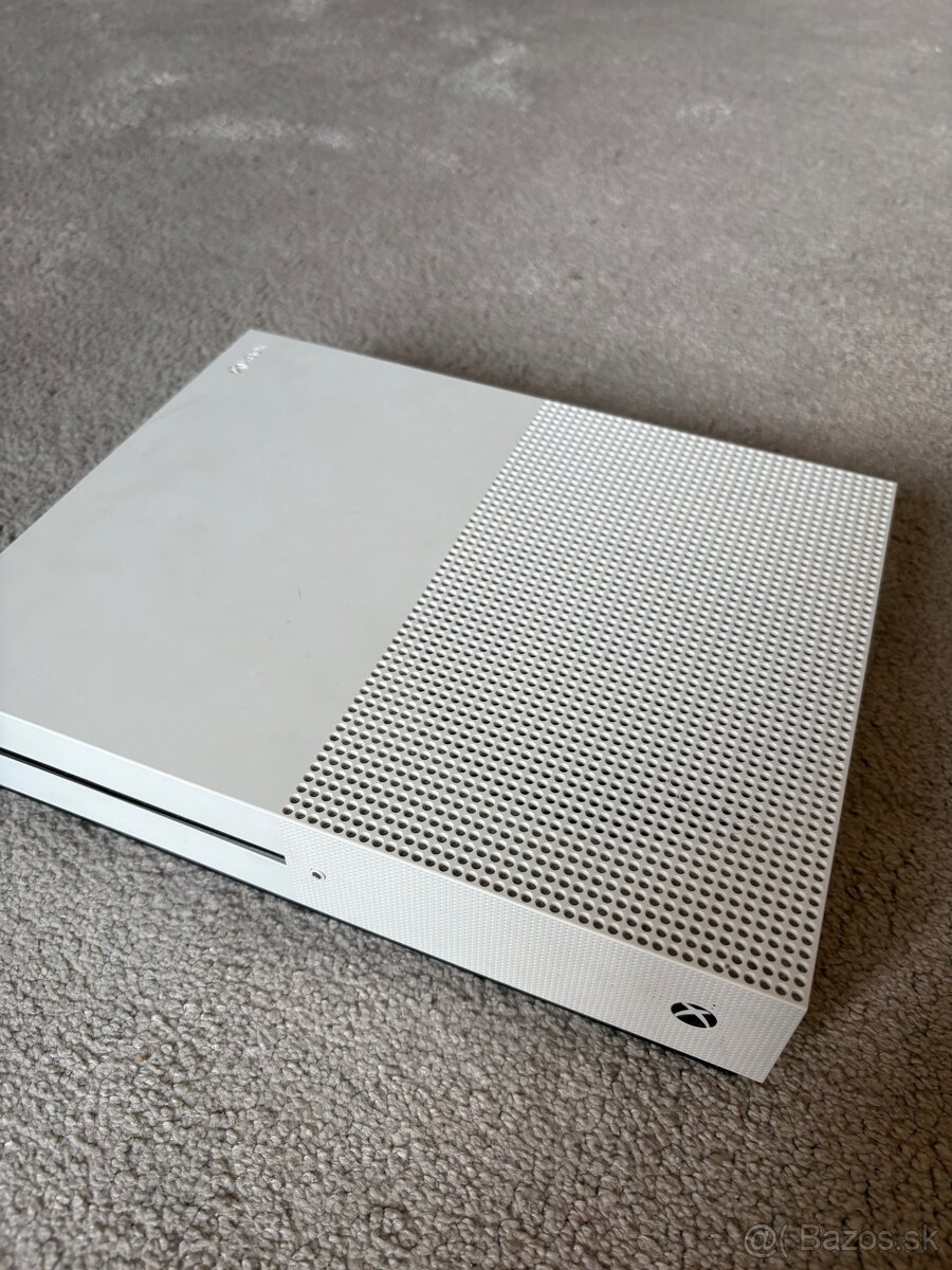 Xbox One S + 3 hry - 2