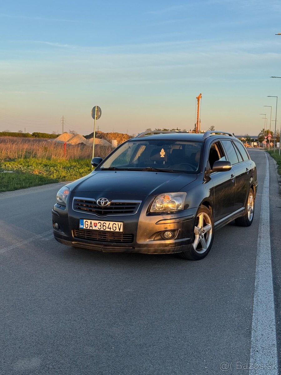 Toyota avensis 2,2 diesel - 2
