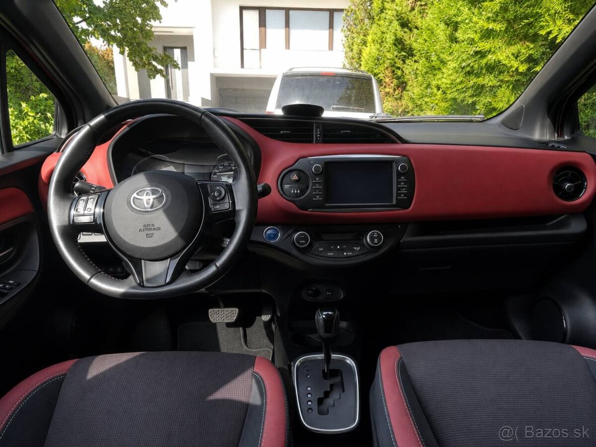 Toyota Yaris Hybrid 1.5 Selection - 2