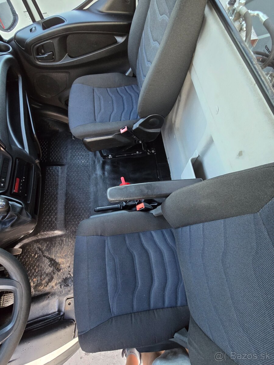 Predam sedacku iveco daily - 2