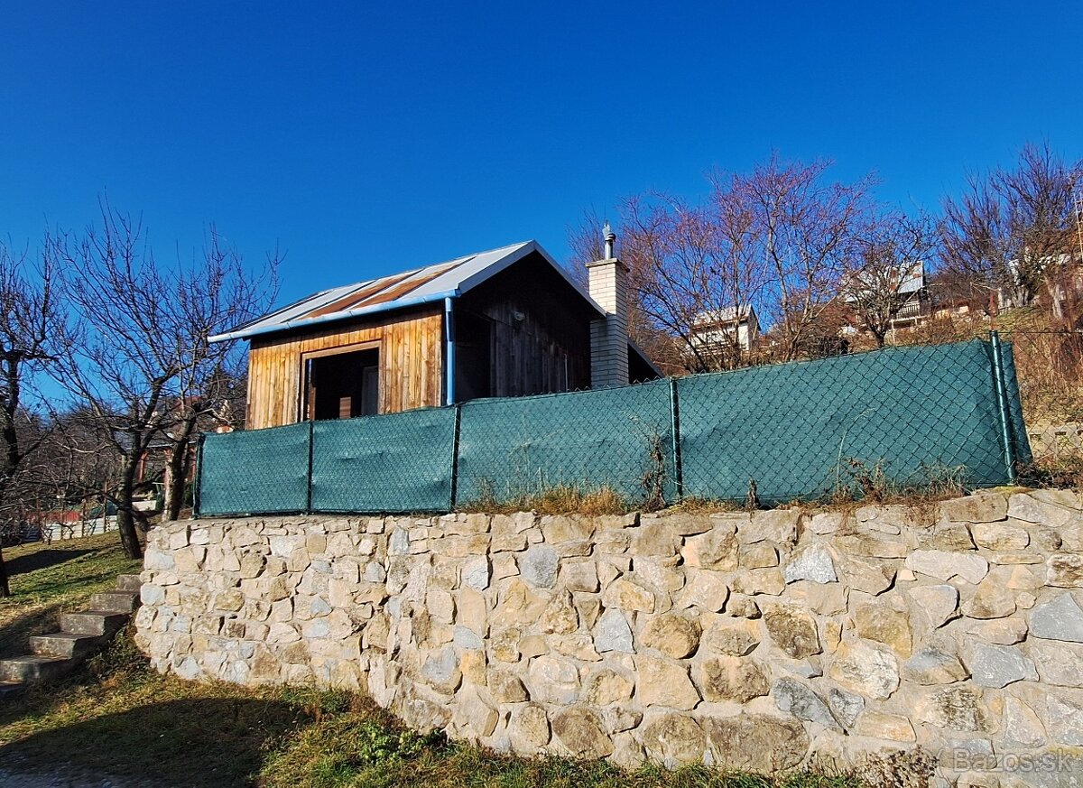 Záhrada s chatkou - 2