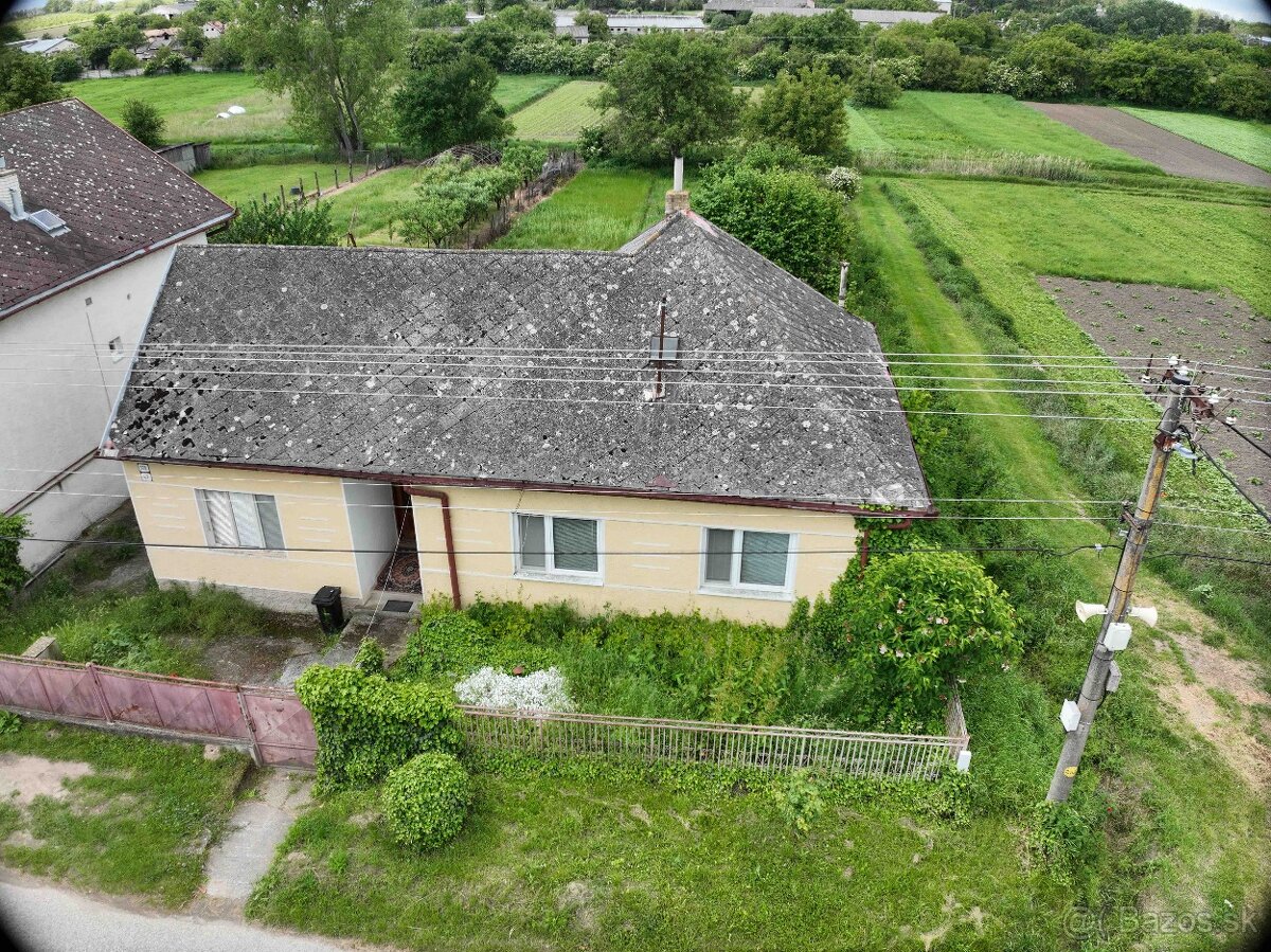 Dulovce - RODINNÝ DOM so 700 m2 POZEMKOM - 2