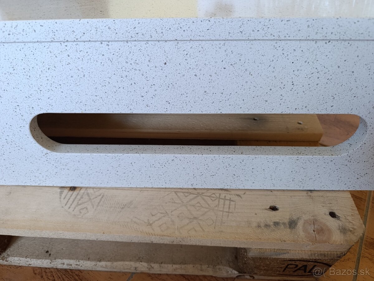 Umývadlový pult z Quarelly s umývadlom - 2